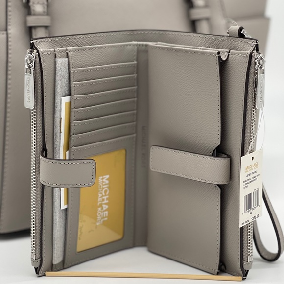 Michael Kors Charlotte Bag with Double Zip… - Picture 9 of 14